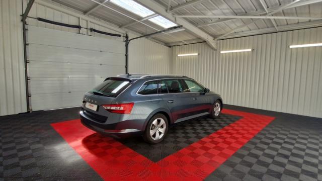 Skoda Superb Combi image 8