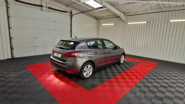Peugeot 308 image 2
