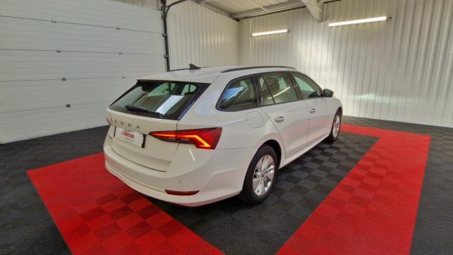 Skoda Octavia image 5