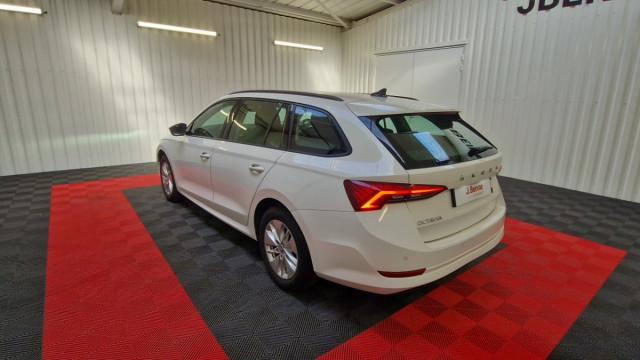 Skoda Octavia image 3