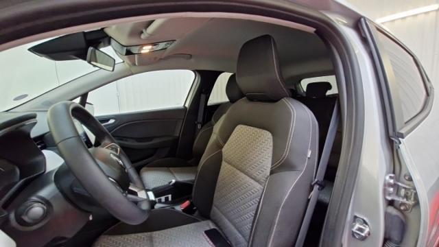 Renault Clio image 6