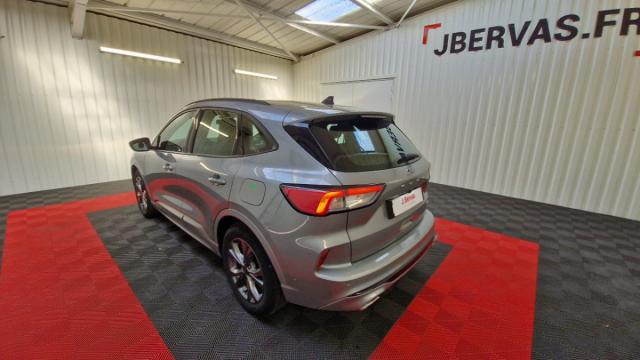 Ford Kuga image 2