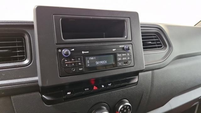 Renault Master image 1