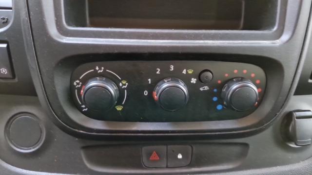 Renault Trafic image 4