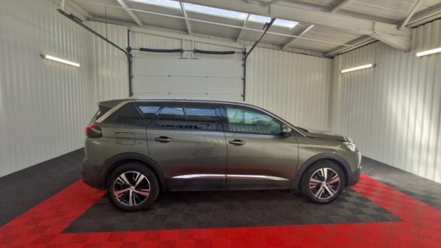 Peugeot 5008 image 2