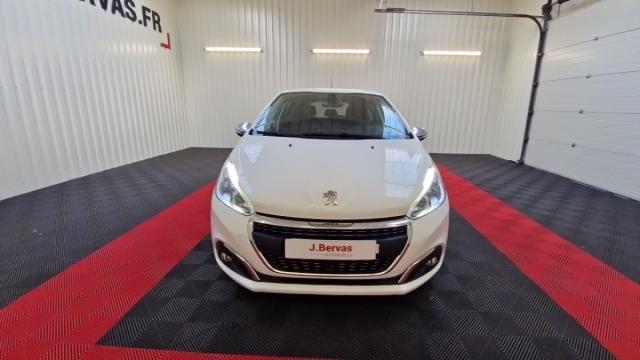 Peugeot 208 image 9