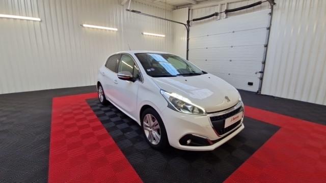 Peugeot 208 image 6