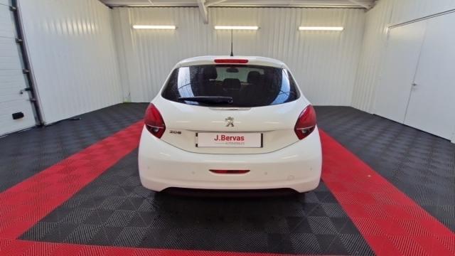 Peugeot 208 image 5