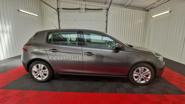 Peugeot 308 image 2