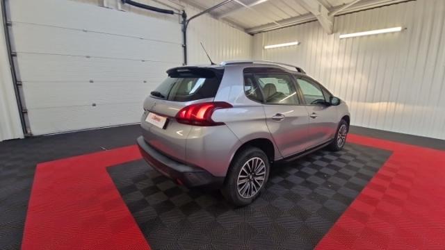 Peugeot 2008 image 8