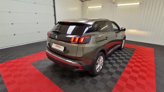 Peugeot 3008 image 2