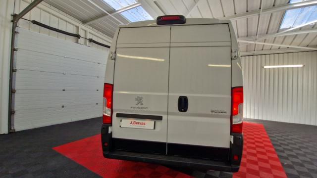 Peugeot Boxer image 2