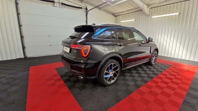 Lynk & Co 01 image 1