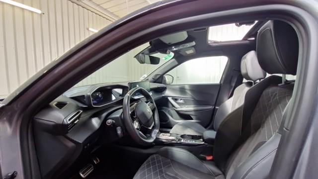 Peugeot 2008 image 2