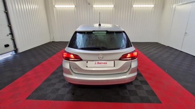 Opel Astra Sports Tourer image 8