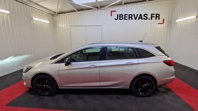 Opel Astra Sports Tourer image 2