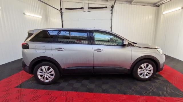 Peugeot 5008 image 1