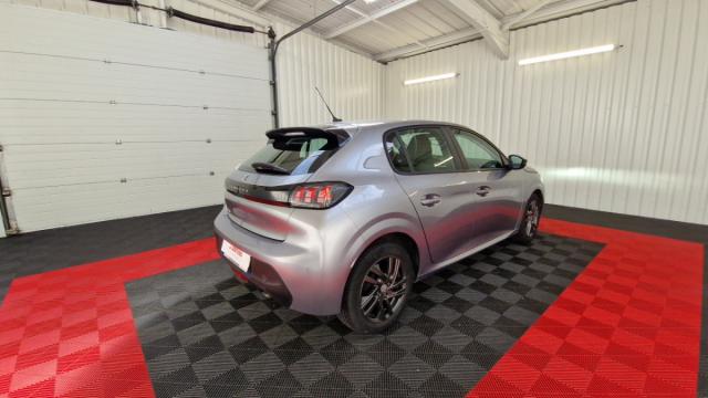 Peugeot 208 image 7