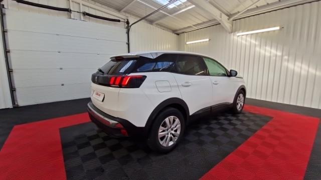 Peugeot 3008 image 2