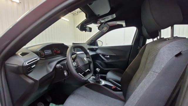 Peugeot 2008 image 2