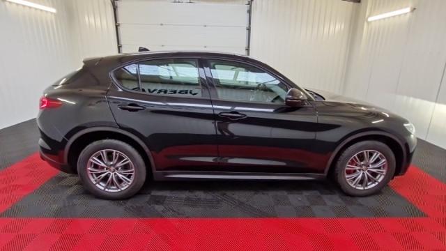 Alfa Romeo Stelvio image 7