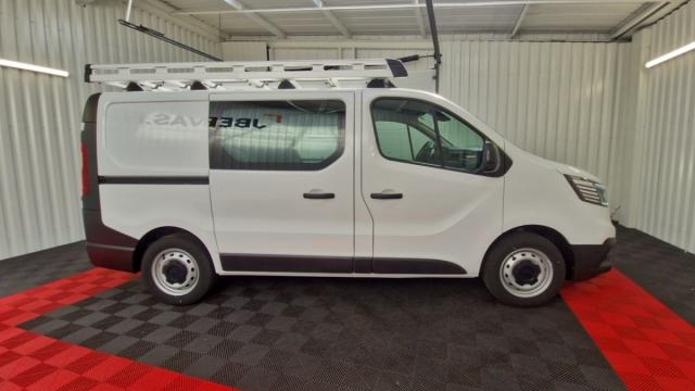 Renault Trafic image 8