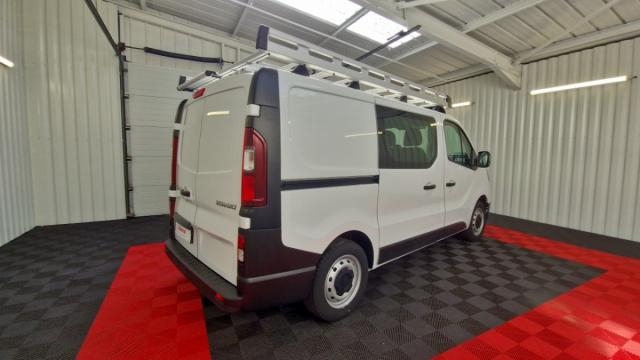 Renault Trafic image 2