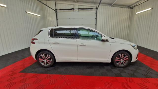 Peugeot 308 image 8