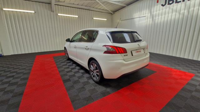 Peugeot 308 image 2
