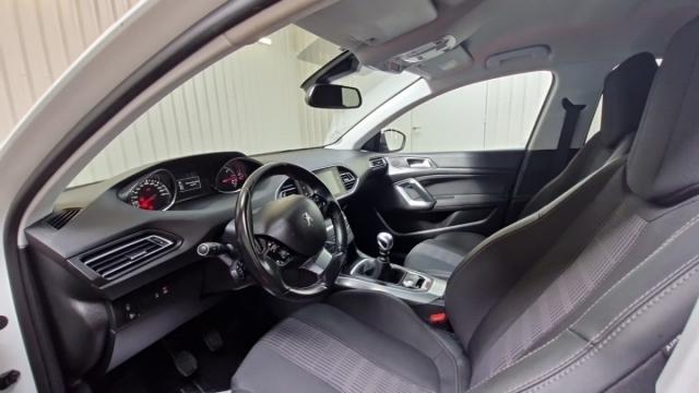 Peugeot 308 image 1
