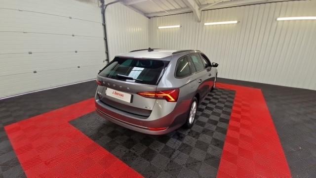 Skoda Octavia image 8