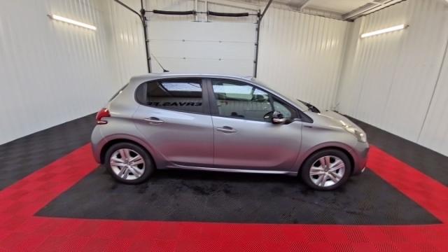 Peugeot 208 image 7