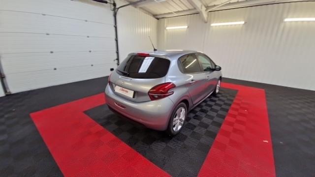 Peugeot 208 image 5