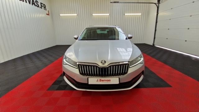 Skoda Superb Combi image 9