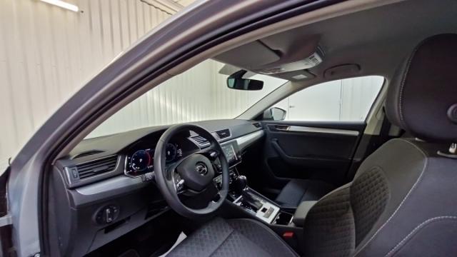 Skoda Superb Combi image 2