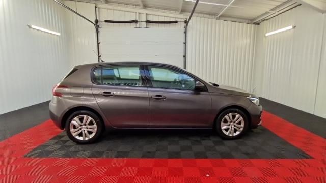 Peugeot 308 image 1