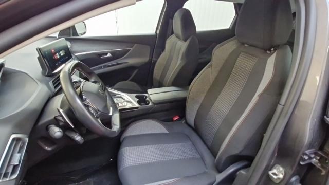 Peugeot 3008 image 2