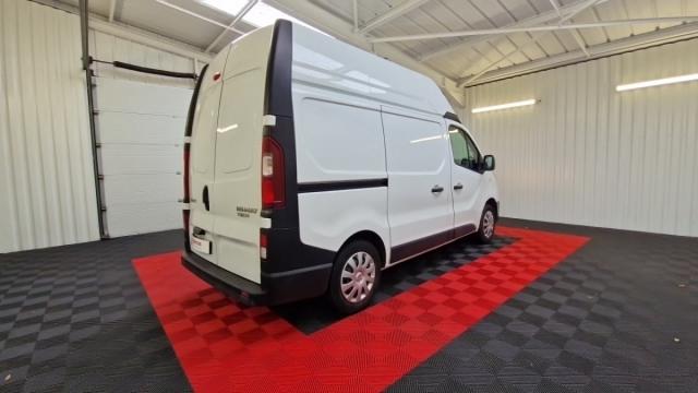 Renault Trafic image 2