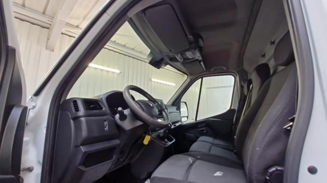 Renault Master image 2