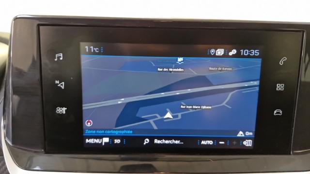 Peugeot 2008 image 1