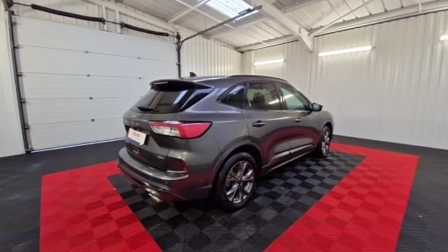 Ford Kuga image 5