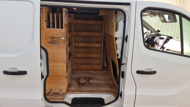 Renault Trafic image 2