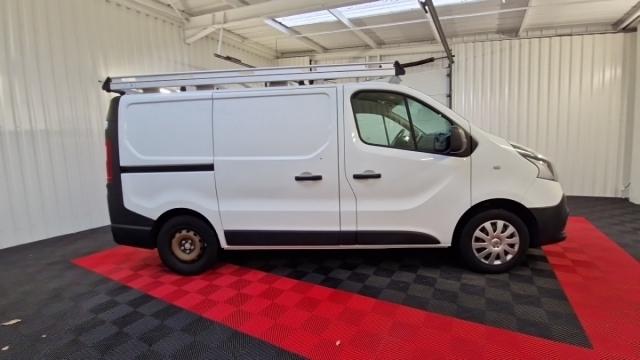 Renault Trafic image 2
