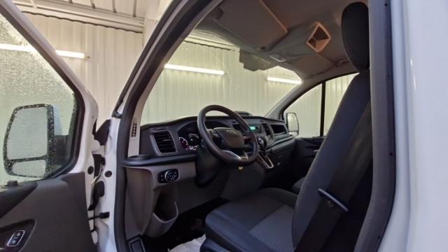 Ford Transit Custom image 5