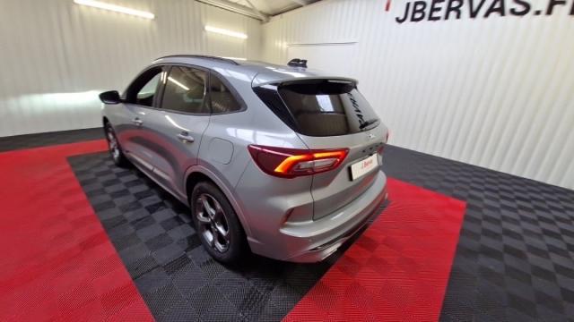 Ford Kuga image 9