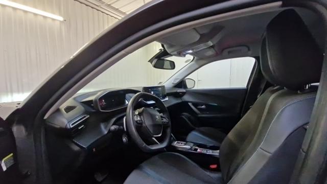 Peugeot 2008 image 2