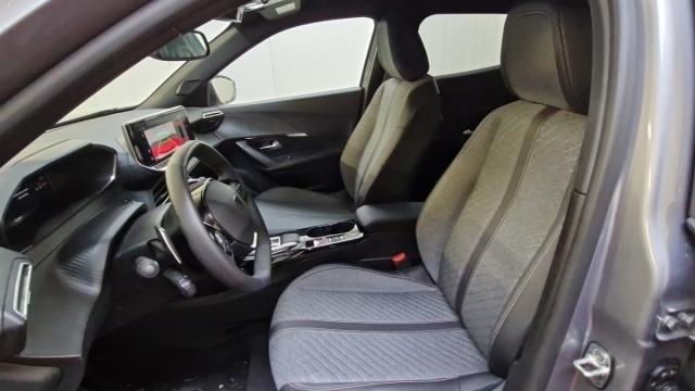 Peugeot 2008 image 8