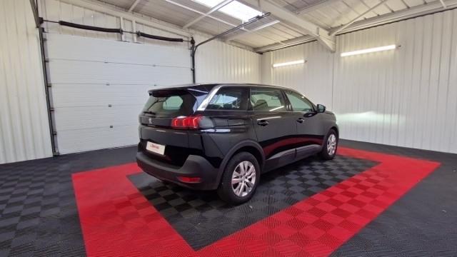 Peugeot 5008 image 1