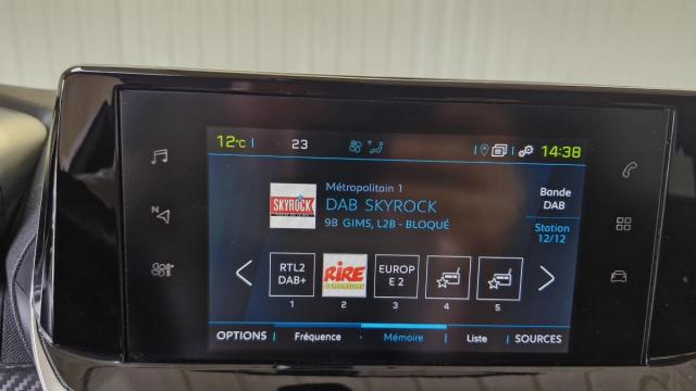 Peugeot 2008 image 2