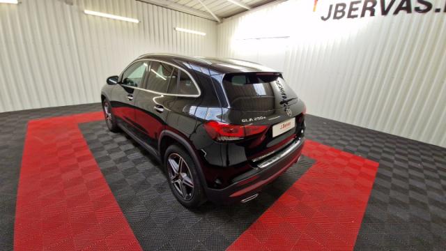 Mercedes Benz Gla image 9